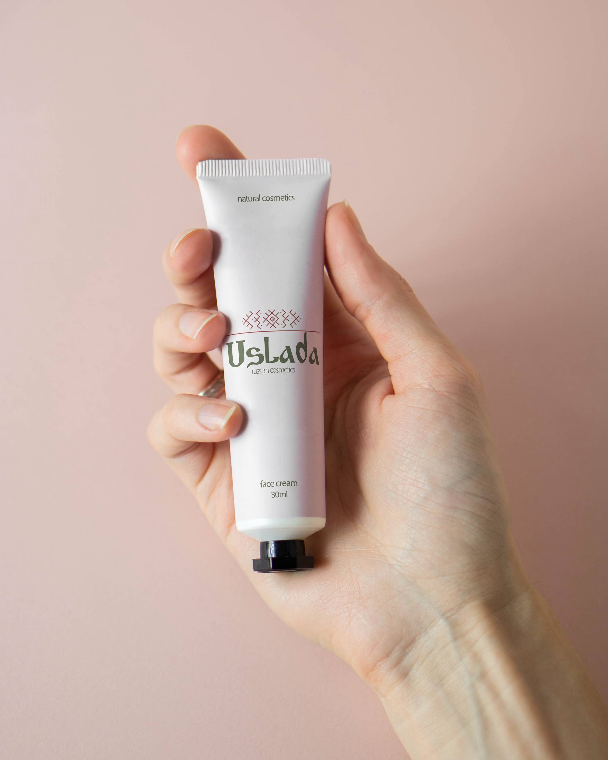 Uslada — Russian cosmetics brand by Juliana Starostina